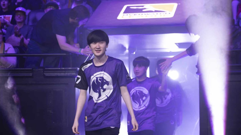 The Overwatch League's Gui-Un "Decay" Jang walking out before a match with the Los Angeles Gladiators
